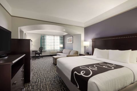 Room, 1 King Bed, Non Smoking (Mobility, Bathtub w/ Grab Bars) | Premium bedding, down comforters, pillowtop beds, desk