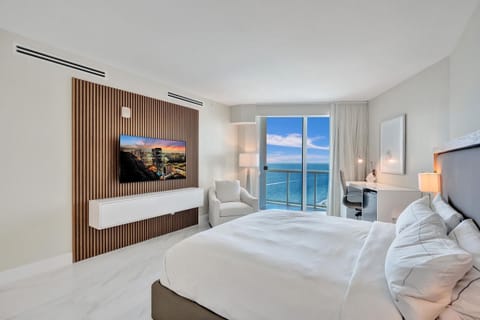 Premium bedding, pillowtop beds, in-room safe, desk