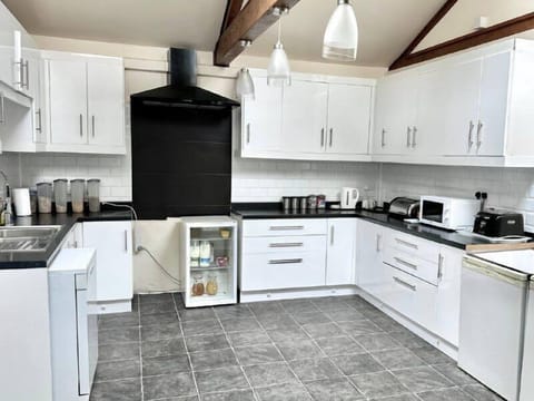 Superior Twin Room, Ensuite | Breakfast meal