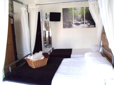 Family Room, Ensuite