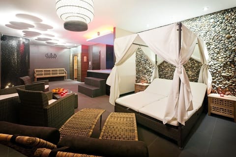 Couples treatment rooms, massages
