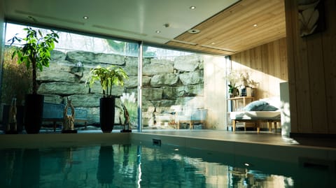Sauna, steam room