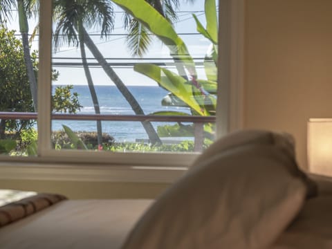 Beach Cottage, 2 King Beds, Full Kitchen, Private Bathroom, Ocean View, Non Smoking | Egyptian cotton sheets, premium bedding, individually decorated