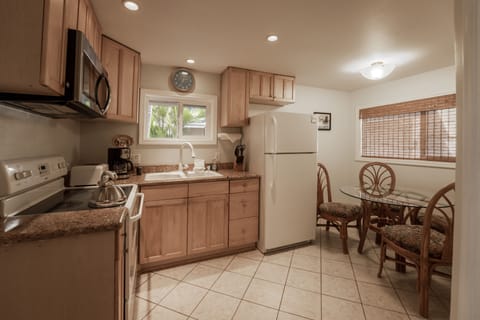 Beach Cottage, 2 King Beds, Full Kitchen, Private Bathroom, Ocean View, Non Smoking | Private kitchen | Microwave, coffee/tea maker, cleaning supplies