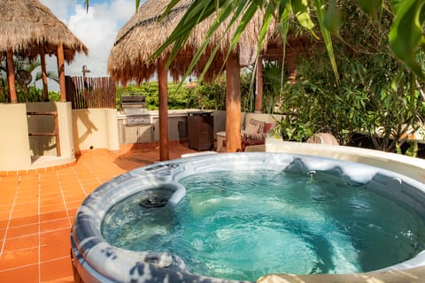 Private spa tub