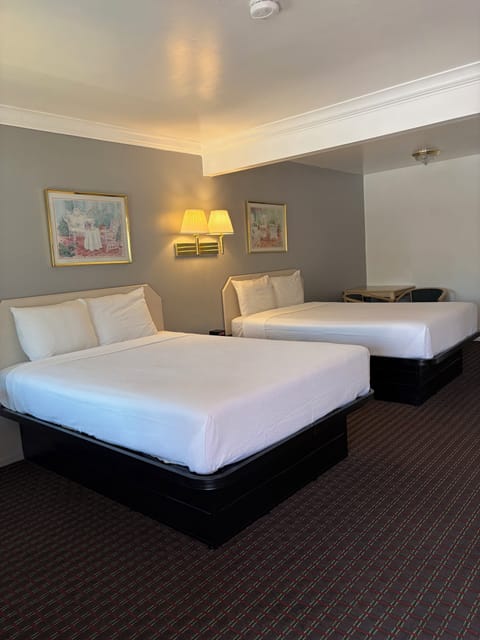 Room, 2 Queen Beds, Non Smoking | In-room safe, WiFi (free)