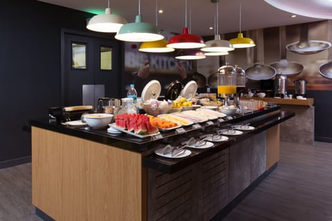 Daily buffet breakfast for a fee