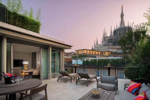 Duomo Terrace Penthouse One Bedroom | Premium bedding, minibar, in-room safe, desk