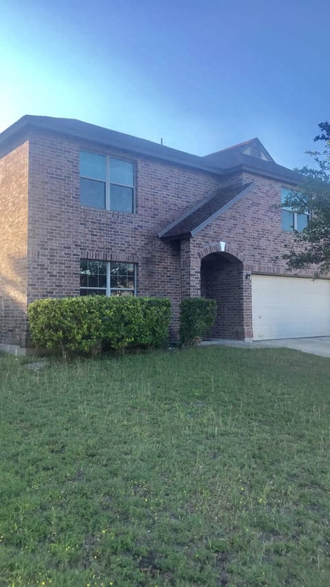 Front view of property 