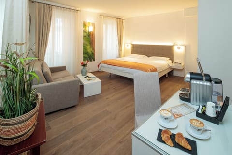 Superior Design Double Room  | Select Comfort beds, soundproofing, free cribs/infant beds