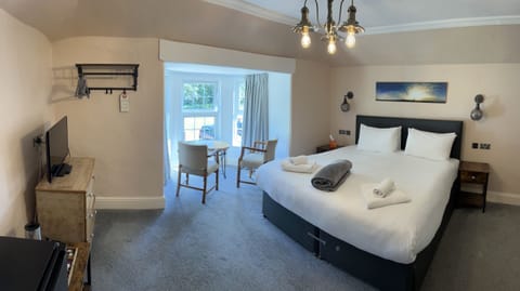 Superior Double Room, Ensuite | Egyptian cotton sheets, premium bedding, memory foam beds, minibar