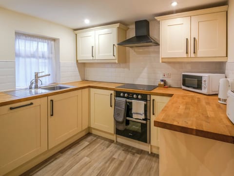 Ty Dre House 2 Double beds | Private kitchen | Coffee/tea maker, electric kettle