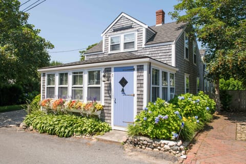 "Hunky Dory"  viewed from lane