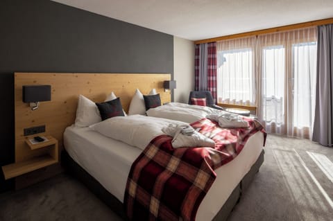 Exclusive Suite | 1 bedroom, hypo-allergenic bedding, minibar, in-room safe