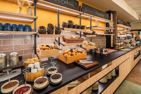 Daily buffet breakfast for a fee