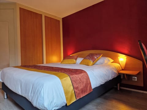 Double Room | Desk, free WiFi, bed sheets