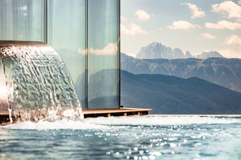 Indoor pool, 2 outdoor pools, pool umbrellas, sun loungers