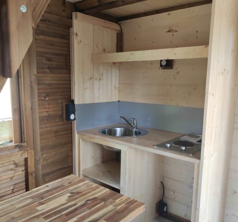 Tent | Private kitchen | Fridge, oven, stovetop, espresso maker