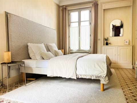 Suite du Bellay | Blackout drapes, free WiFi, bed sheets