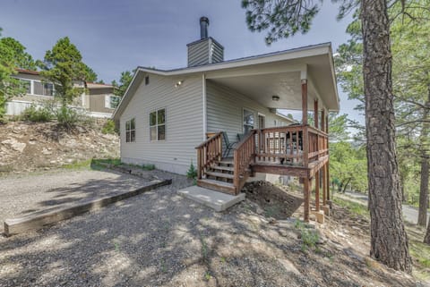 Ruidoso Vacation Rental | 2BR | 1BA | Stairs Required | 1,064 Sq Ft