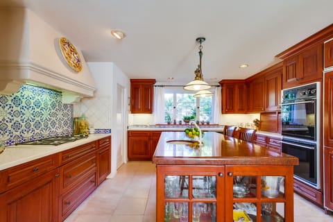 Kitchen is off of dining room to the north.