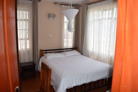 Basic Double Room Single Use, 3 Bedrooms | 3 bedrooms, premium bedding, in-room safe, desk