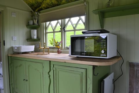 Nadine Hut | Private kitchen | Shared fridge, microwave