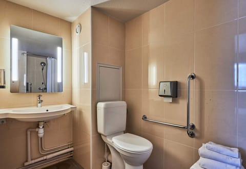 Double Room, Accessible | Bathroom | Shower, towels