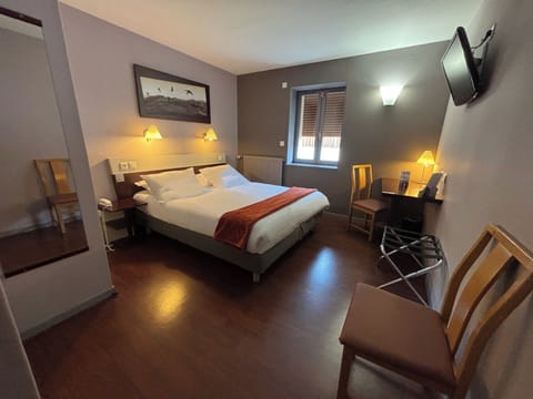 Standard Double Room, 1 Double Bed | Desk, soundproofing, WiFi (free), bed sheets