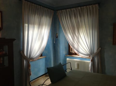 Double Room, Private Bathroom | Desk, free WiFi, bed sheets