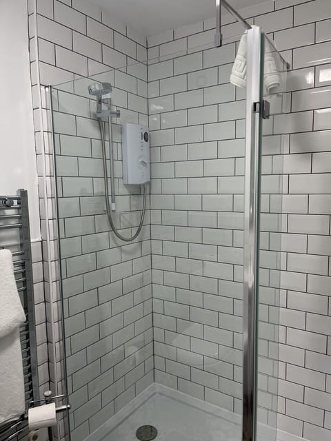 Deluxe Double Room, Ensuite, Courtyard View (Second Floor ) | Bathroom