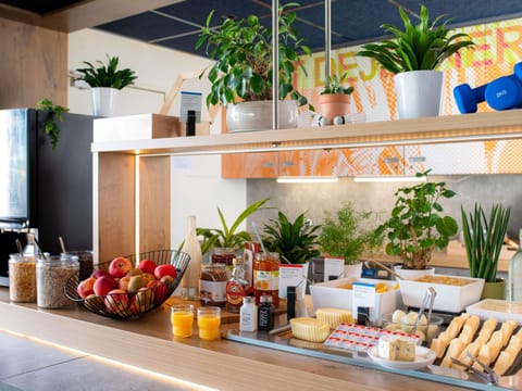 Daily buffet breakfast (EUR 9.90 per person)