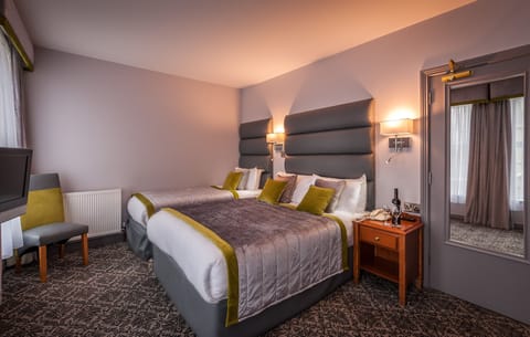 Desk, blackout drapes, iron/ironing board, free WiFi