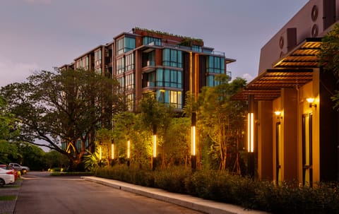 Front of property - evening/night