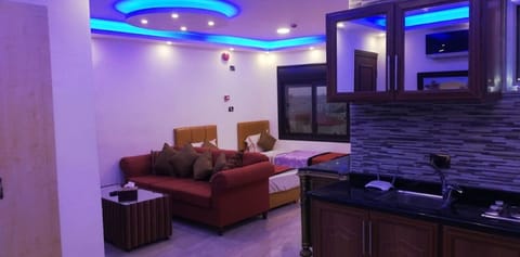 Executive Apartment | Blackout drapes, iron/ironing board (on request), WiFi (free)
