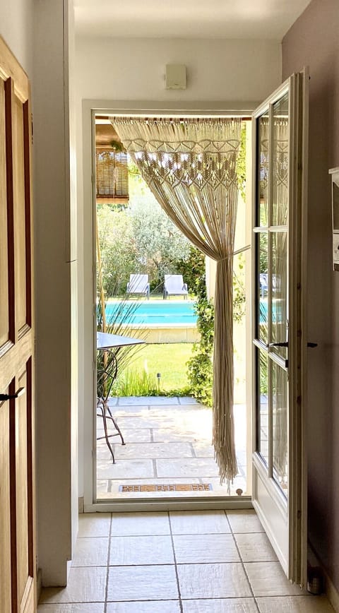 Comfort Double Room, Private Bathroom (Figuier) | Lobby