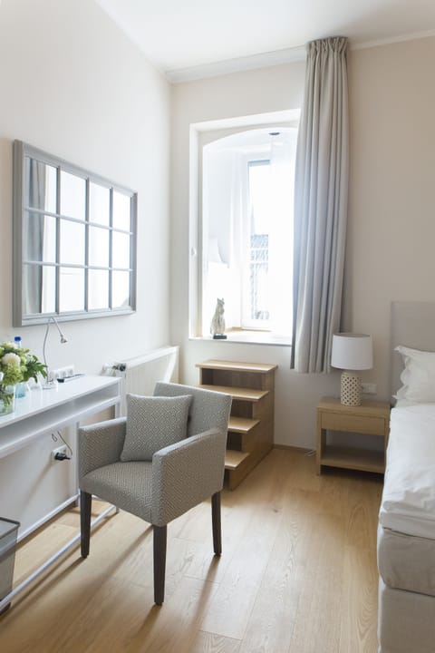 Egyptian cotton sheets, premium bedding, desk, iron/ironing board