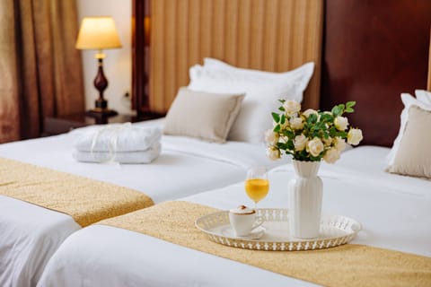 Suite, 1 Bedroom | Hypo-allergenic bedding, minibar, in-room safe, desk