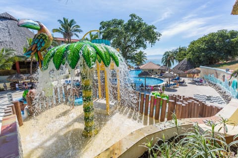 3 outdoor pools, pool umbrellas, sun loungers