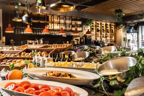 Daily buffet breakfast for a fee