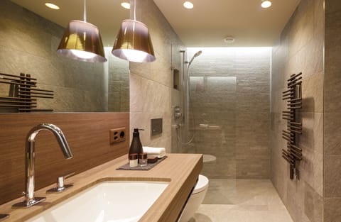 Studio (Alpenchic) | Bathroom | Hair dryer, bathrobes, towels, soap