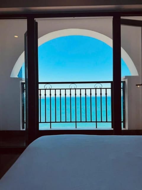Premier Room, Sea View | Premium bedding, memory foam beds, minibar, in-room safe