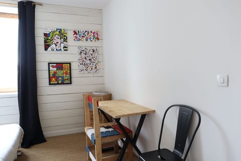 Double Room, Non Smoking (Palette) | Individually decorated, individually furnished, desk, iron/ironing board