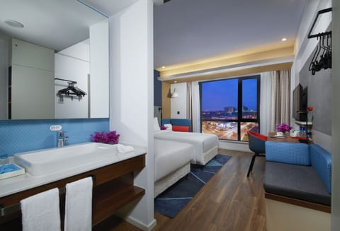1 bedroom, minibar, in-room safe, desk