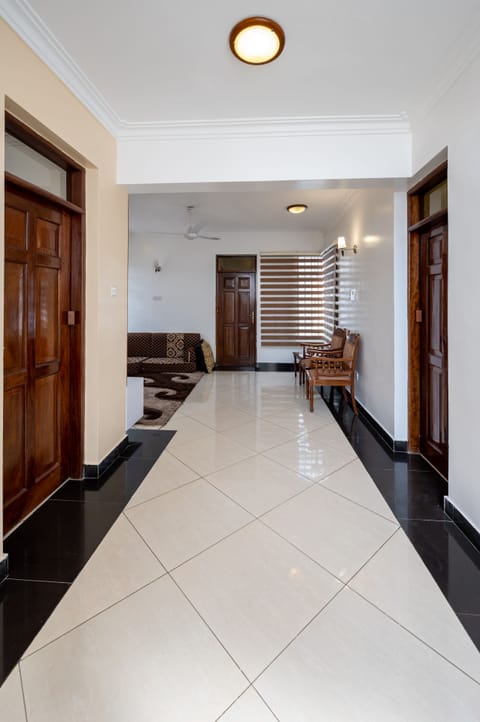 Family House, 5 Bedrooms | Living area | Flat-screen TV, DVD player