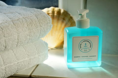 Classic Double Room (Balcony or Terrace) | Bathroom amenities | Hair dryer, bathrobes, towels