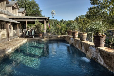 Outdoor pool, open 9 AM to 9:00 PM, sun loungers