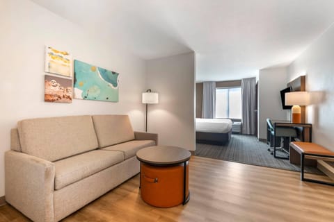 In-room safe, desk, free WiFi, bed sheets