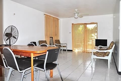 Basic Studio, 1 Bedroom | Living area