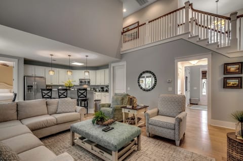 444 Banyan Four Bedroom House | Living area | 48-inch flat-screen TV with cable channels, TV